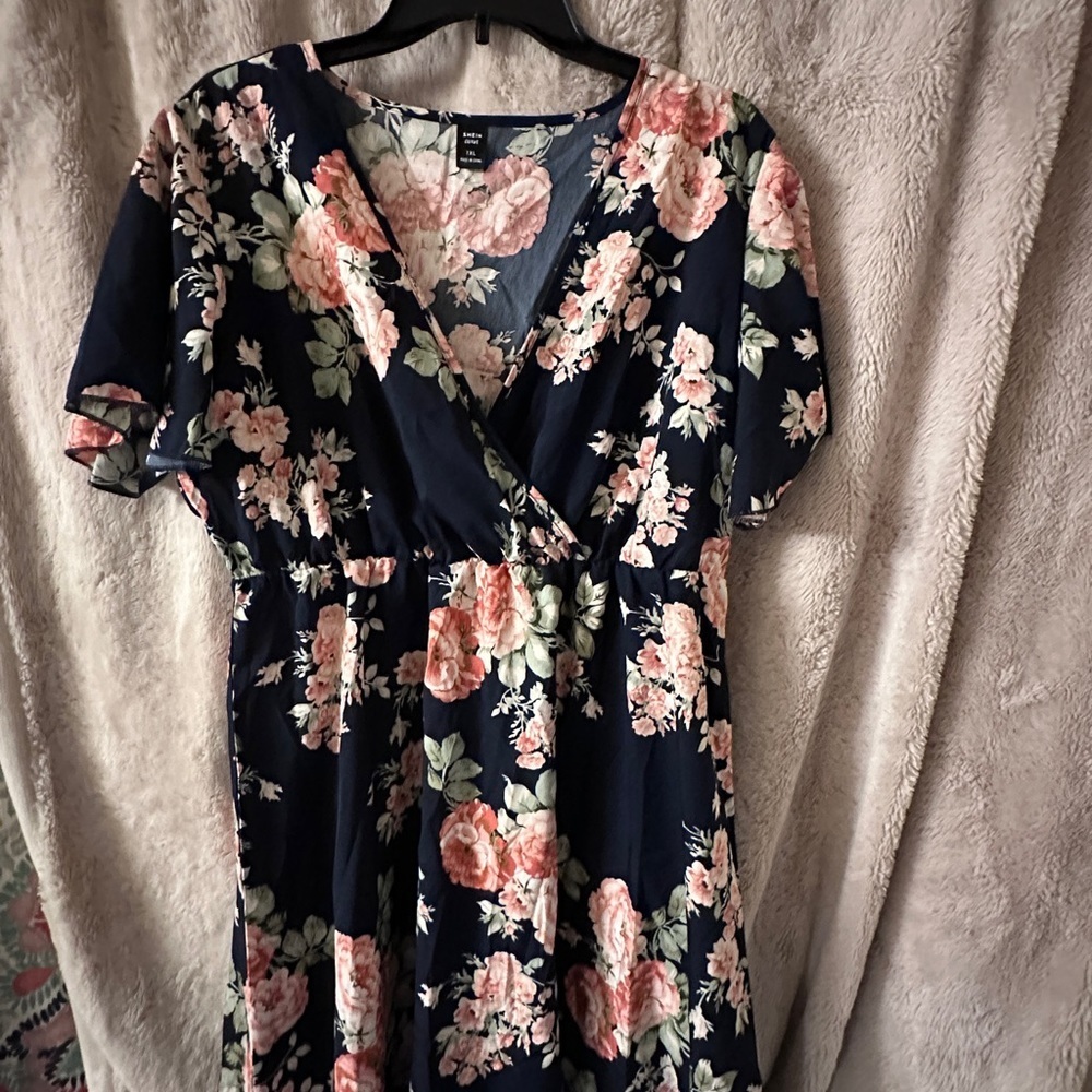 SHEIN 1XL pink flowers , black dress - Picture 3 of 3